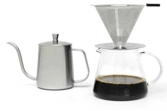 Slow coffee maker met RVS filter.
